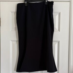 Chaps Classic Black pencil with flat bottom Skirt Sz 12